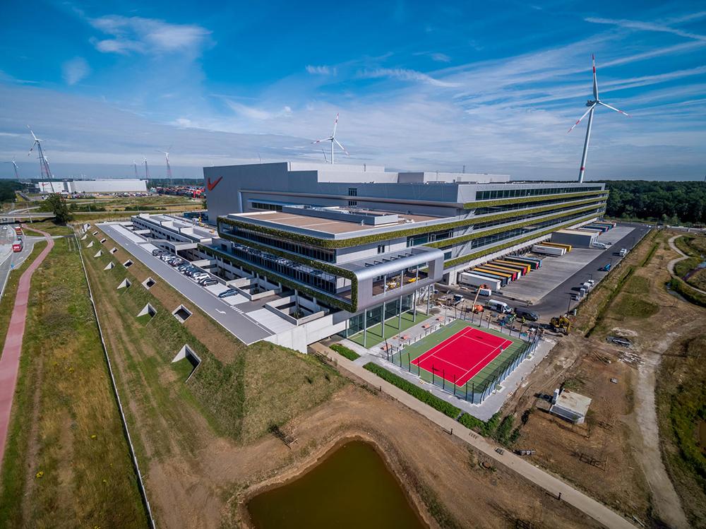 Complaciente Perforar acoplador Nike (US) opens European distribution center in Flanders